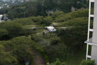 La PUCE revoluciona la reforestación en Ecuador con el lanzamiento del primer Drone Forestal del país