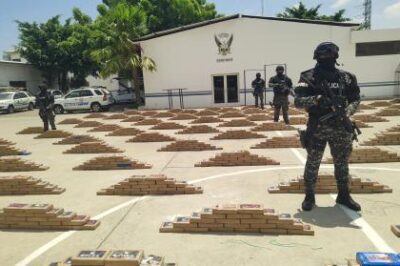 Dos toneladas de cocaína oculta en sector rural de Manabí